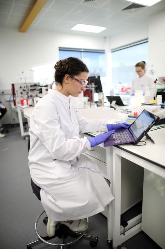 UK collaboration leads the way on revolutionising oligonucleotide medicines manufacturing.